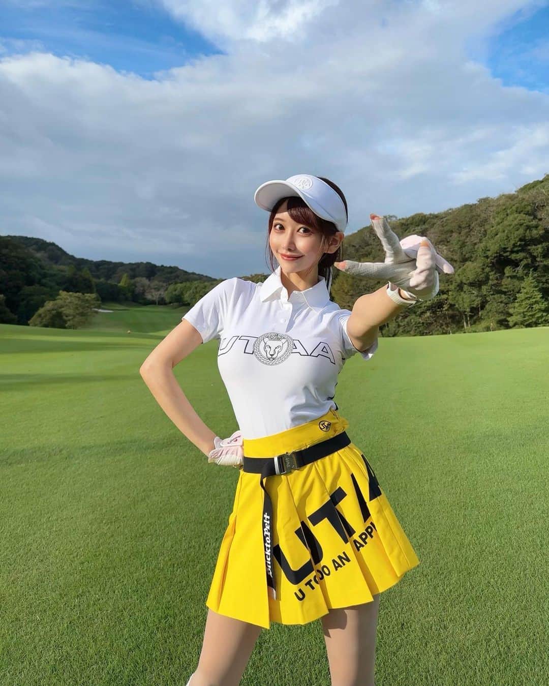 MAYUさんのインスタグラム写真 - (MAYUInstagram)「. 🌼🐣🌱🍋💛 . やっぱ黄色好きだな〜 パッと華やかに明るくなる🌼 . みんなの1番好きな色は何色？☺️ 私は黄色とピンクと白💝 . . #ゴルフ女子#ゴルフ#ゴルフウェア#ゴルフコーデ#ゴルフファッション#ユタゴルフ#ゴルフ場#golf#golfwear#golflife#golfaddict#golfclub#golfstagram#golfcourse#golfday#utaa#utaagolf#japan #japanesegirl」10月17日 18時33分 - mayu.kina_golf
