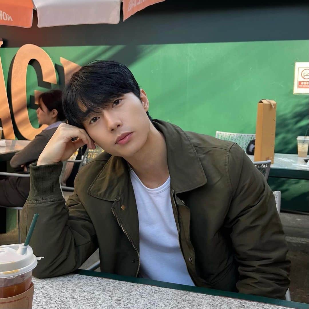 Jay のインスタグラム：「날 좋았지 오늘도」