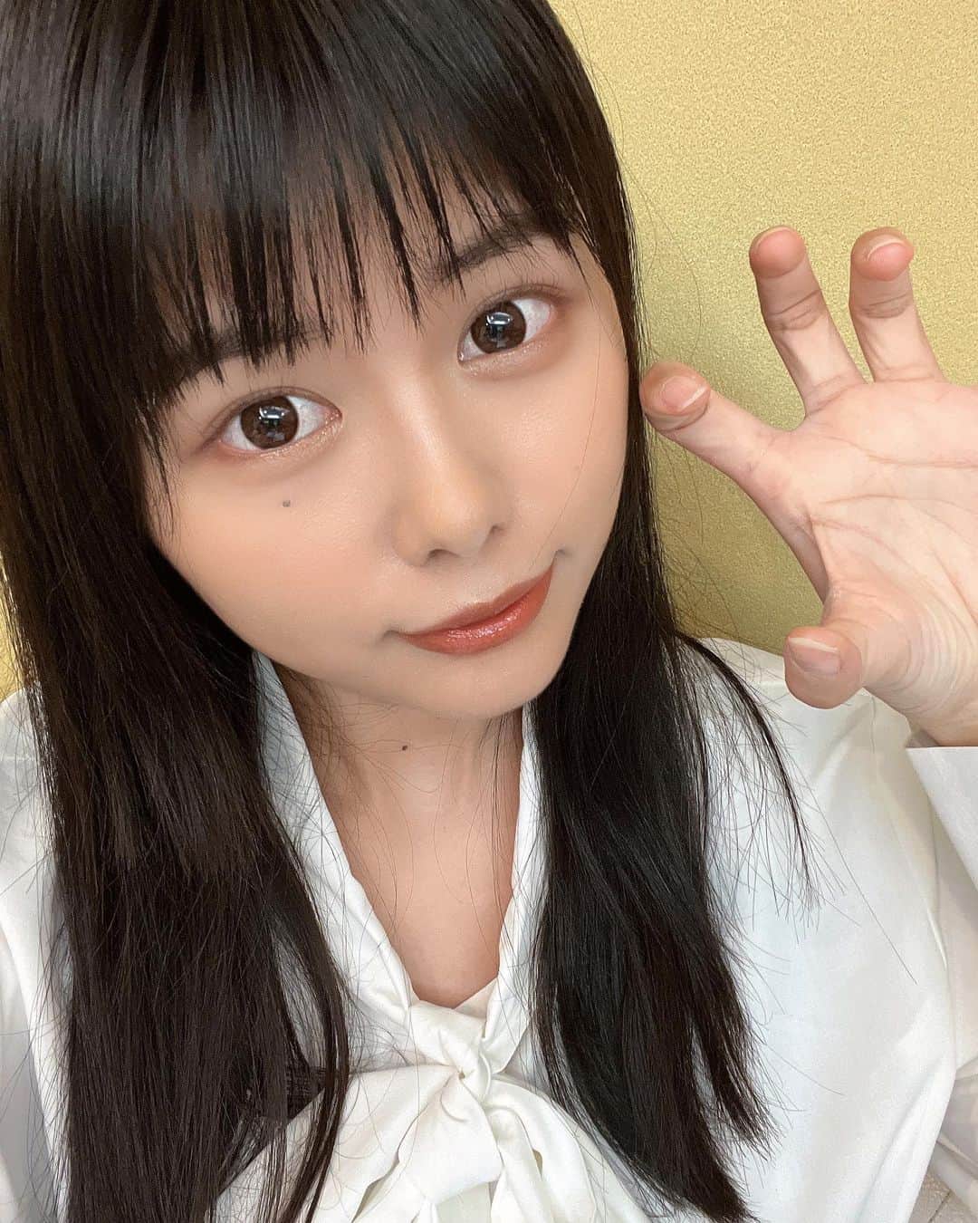 蒼山みことのインスタグラム：「もうすぐハロウィン🎃  今年のハロウィンコス楽しみにしててね🫶  ♡  ♡  ♡  #newpost  #Japanese #japanesegirl  #グラビアアイドル  #グラドル #グラドル自撮り部  #いいね #instaphoto #instagood #follow #followme」