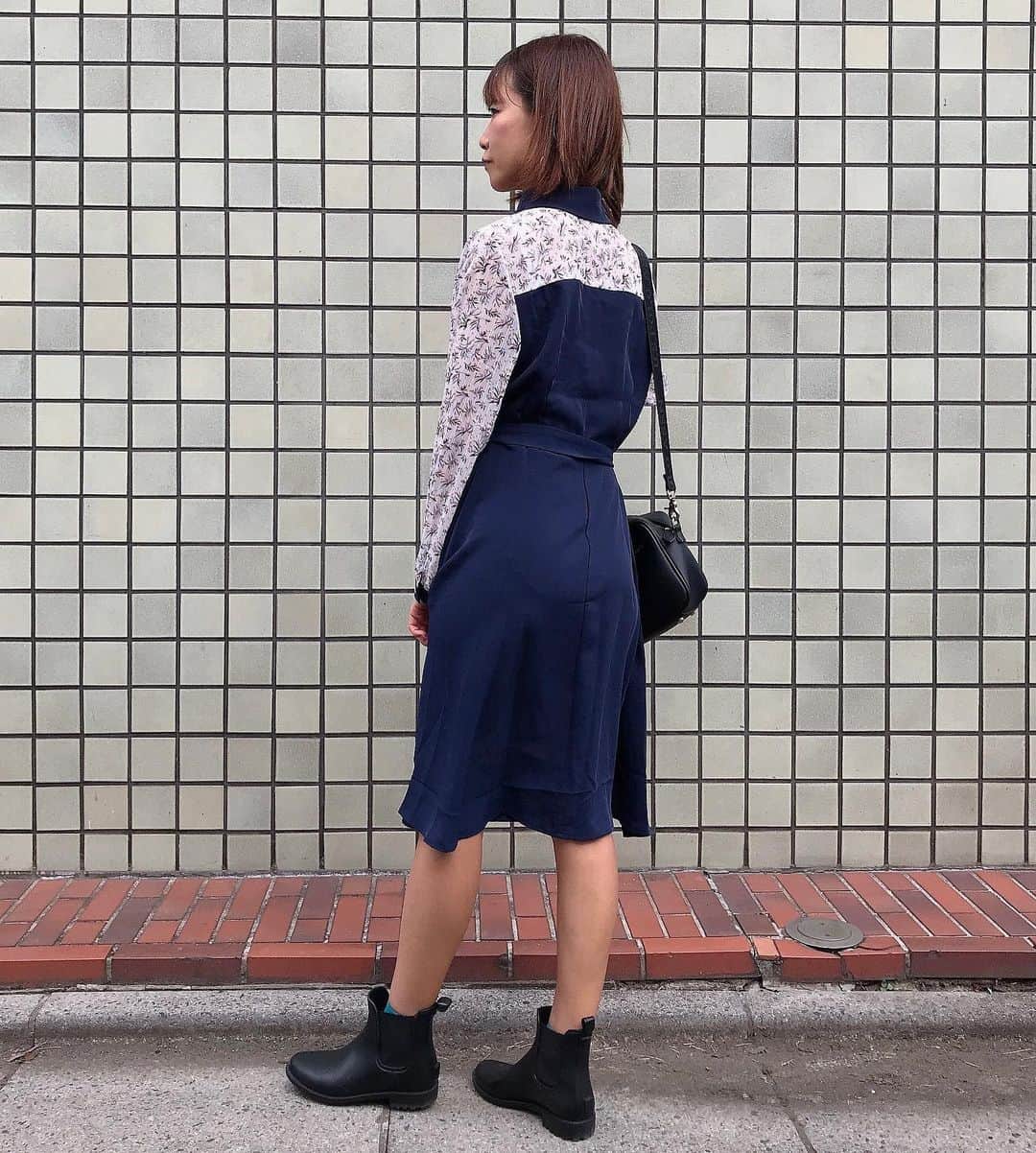 葵さんのインスタグラム写真 - (葵Instagram)「@bn1_select_official さまの 可愛いワンピース👗 半袖は寒いし、アウターはまだいらない、そんな今の時期にちょうどよい長袖ワンピースです💓 袖部分は花柄で可愛い☺️  ○Instagramをフォロー&公式LINEを友だち追加で50%OFFクーポンを取得できます！ ○Amazonに商品レビューを掲載いただくと更に1,000円のキャッシュバックを受け取れます。 ストーリーにリンクはりますね！  #PR#ワンピース#おすすめワンピース#秋服 #秋コーデ#冬コーデ#OLコーデ#おしゃれワンピ #ワンピースコーデ #ファッションコーデ #可愛い服 #Amazon#レディースファッション」10月17日 18時59分 - dolphin_coconut