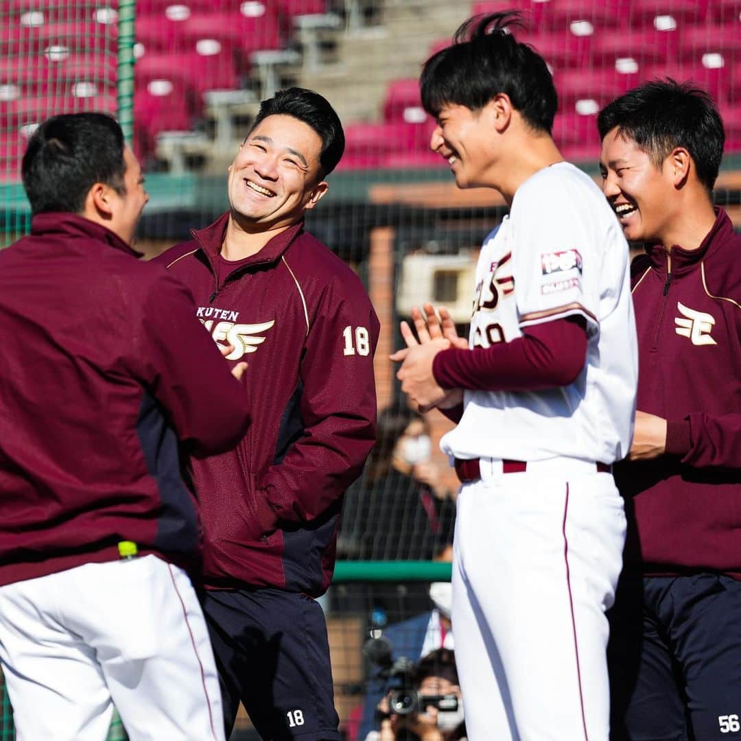 東北楽天ゴールデンイーグルスさんのインスタグラム写真 - (東北楽天ゴールデンイーグルスInstagram)「⚾️  秋季練習がスタート🏟️☀️ 初日の今日は勢揃いでした🤝🏼  #rakuteneagles #田中将大 #松井裕樹 #鈴木翔天 #内星龍 #浅村栄斗 #荘司康誠  #鈴木大地 #岸孝之 #岡島豪郎 #渡辺翔太 #阿部寿樹 #島内宏明」10月17日 19時00分 - rakuten_eagles