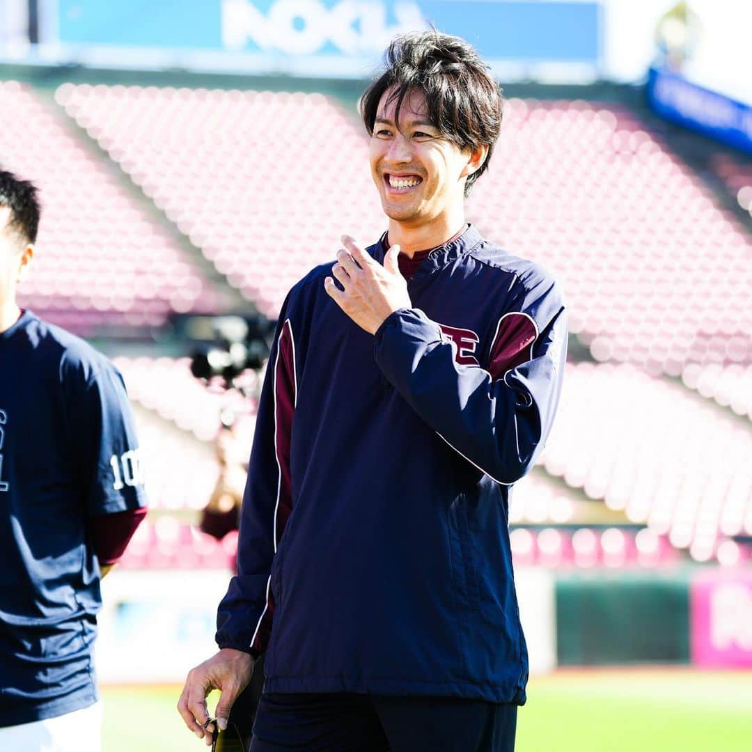 東北楽天ゴールデンイーグルスさんのインスタグラム写真 - (東北楽天ゴールデンイーグルスInstagram)「⚾️  秋季練習がスタート🏟️☀️ 初日の今日は勢揃いでした🤝🏼  #rakuteneagles #田中将大 #松井裕樹 #鈴木翔天 #内星龍 #浅村栄斗 #荘司康誠  #鈴木大地 #岸孝之 #岡島豪郎 #渡辺翔太 #阿部寿樹 #島内宏明」10月17日 19時00分 - rakuten_eagles