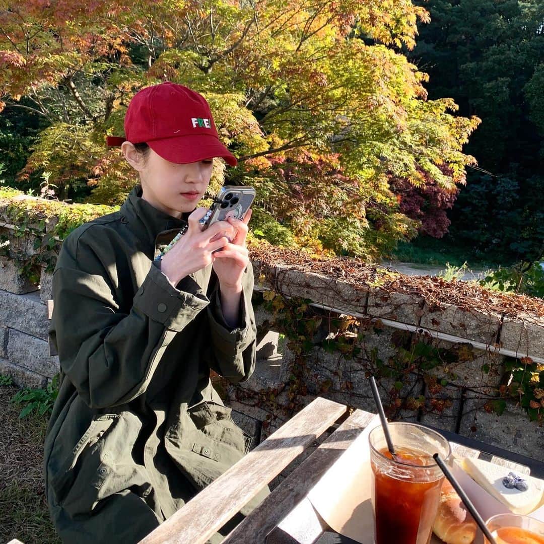 パク・ボラムのインスタグラム：「콧바람😇」