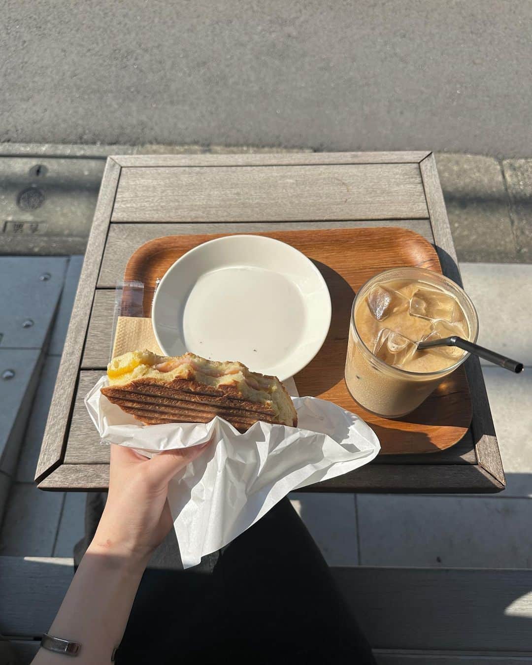 涼佳さんのインスタグラム写真 - (涼佳Instagram)「激うまだったフォカッチャ🥪☕️♡  フォカッチャってこんなに美味しかったっけ？ てくらいサックサクでうまかった🤤」10月17日 19時06分 - _ryoka_870
