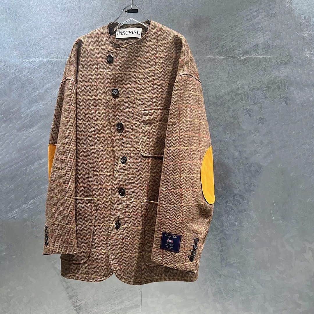 のインスタグラム：「＜INSCRIRE＞ × ＜H BEAUTY&YOUTH＞ COLLAR LESS JACKET ¥130,900 Size: 44/46  #H_beautyandyouth #エイチビューティアンドユース @h_beautyandyouth  #BEAUTYANDYOUTH #ビューティアンドユース #Unitedarrows #ユナイテッドアローズ #inscrire @inscrire_official」