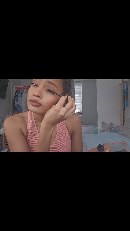 マライカ・ファースのインスタグラム：「Wakeup with me 🍂🍁🥮🍁🍂」