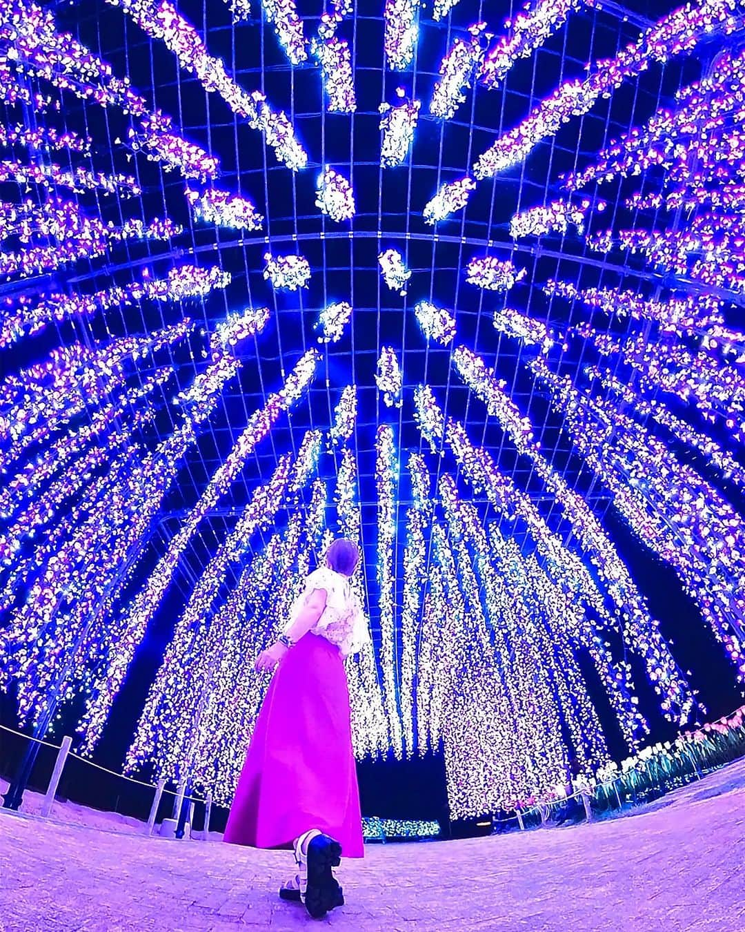 Official RICOH THETAさんのインスタグラム写真 - (Official RICOH THETAInstagram)「When you think of Nabana no Sato, you think of illuminations.  📸: @churarinko_o  ***************** Please add #theta360 to your photos shot with THETA and post them😊 . . . . . #ricohusa #ricoh #ricohimaging #ricohtheta #lifein360 #360camera #360view #camera #cameratips #cameralover #photographylovers #photographer #photooftheday #photographytips #cameragear #photoediting #editingtips #art #360photography"」10月17日 19時30分 - theta360official