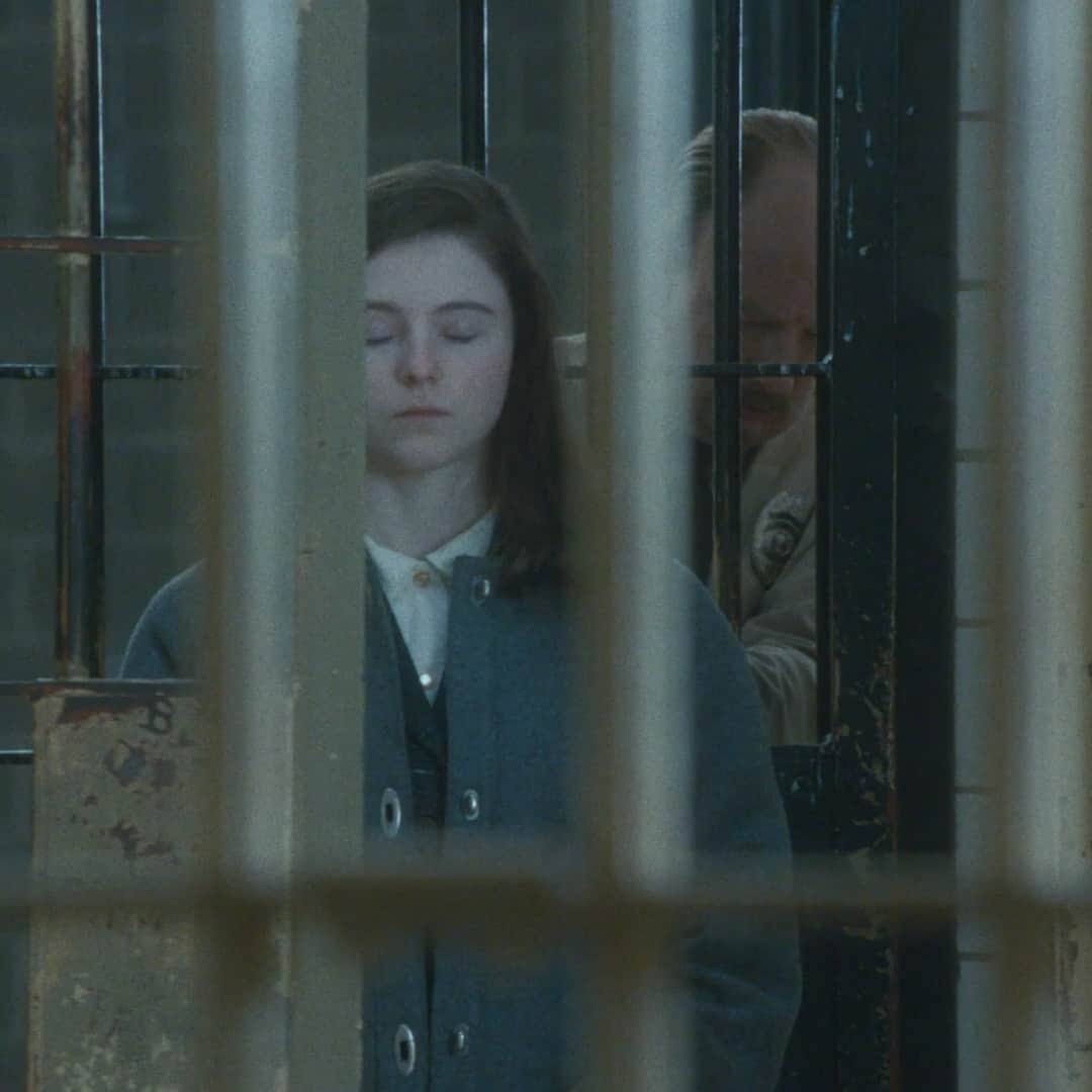 ハリウッド・リポーターさんのインスタグラム写真 - (ハリウッド・リポーターInstagram)「#AnneHathaway (Rebecca) and #ThomasinMcKenzie (Eileen) are spiraling into something dark in the first trailer for Neon’s 'Eileen.' ⁠ ⁠ The film follows McKenzie’s titular young secretary, employed at a prison during a bitter Massachusetts winter in 1964. Prison psychologist (Hathaway) develops a closeness with the younger woman, but their budding friendship takes a twisted turn after Rebecca reveals a dark secret that hurls Eileen onto a sinister path. Hit the link in bio now to watch the trailer before it hits theaters Dec. 1」10月18日 5時06分 - hollywoodreporter