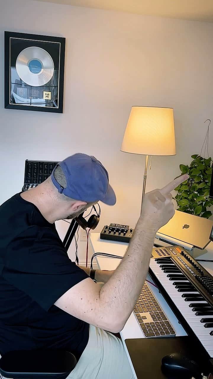 ジ・アストン・シャッフルのインスタグラム：「Thanks for all the love on the edit 🙏 time for a new original track now maybe?」