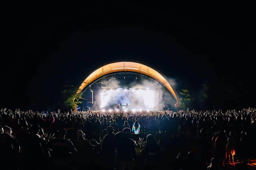 Zeds Deadさんのインスタグラム写真 - (Zeds DeadInstagram)「Much love to everyone of you that showed up in Eugene and Charlotte to help us kick off the Deadbeats Fall tour! Next up Detroit and Chicago!!」10月18日 6時08分 - zedsdead