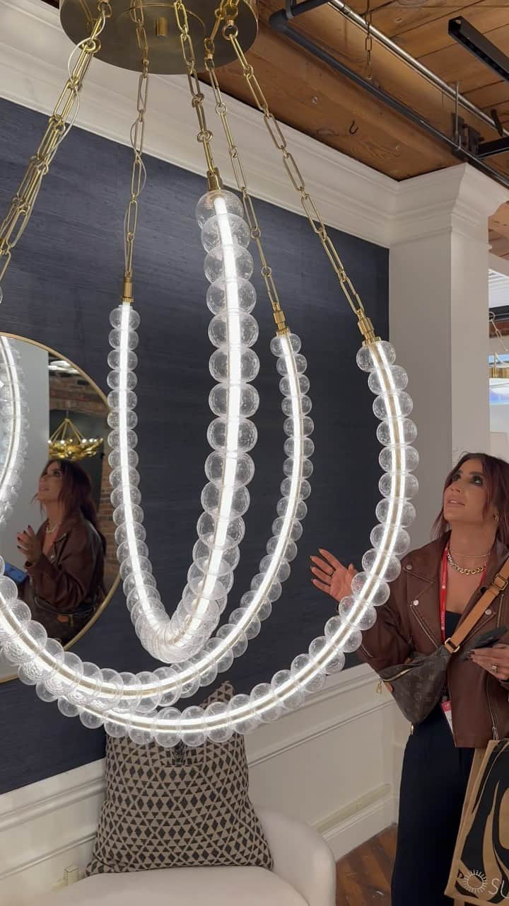 Chelsea Houskaのインスタグラム：「Quick recap of our trip to @highpointmarket! We had SO much fun & found so many incredible pieces for our store. This is only the beginning 🖤  #southdakotaglam #southdakotachic」