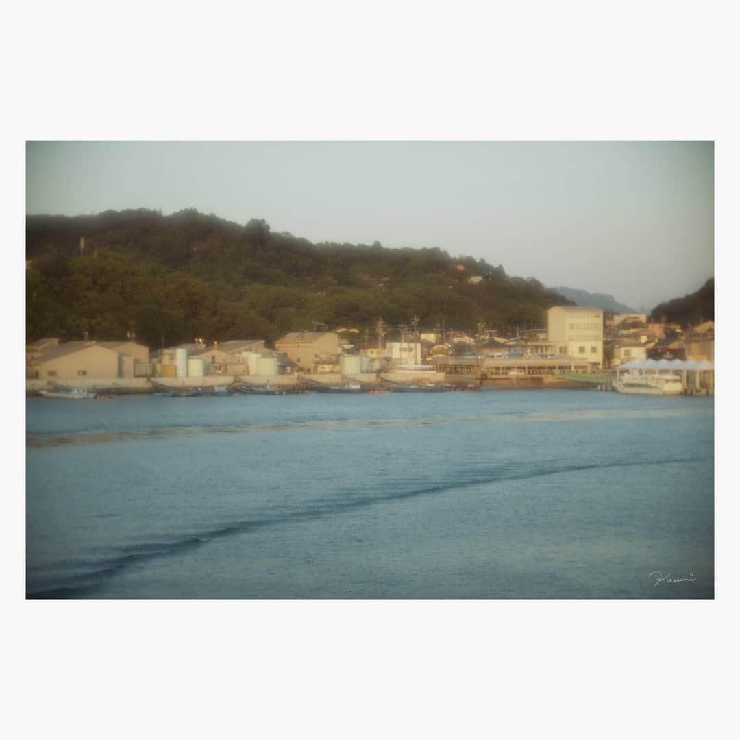 花澄のインスタグラム：「バイバイ直島。  Leica M10-P thambar 90mm f2.2  #leica#leicam10p#thambar90mm#thambar#oldlens#オールドレンズ#tokyo#japan#oldlens_tokyo#花澄#kazumiphotography#直島」