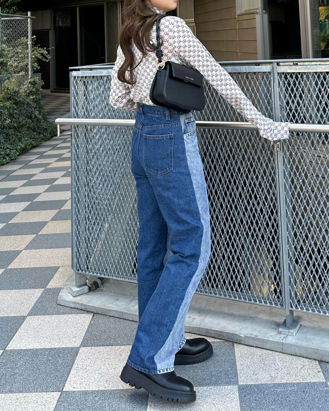 のインスタグラム：「👖🩵✨ この度GRLアンバサダーに就任致しました🙇🏻‍♀️ 今後もいつものようにGRLの可愛いお洋服達を 発信していくねっ🎀" ちなみに今日YouTube撮ったので編集したらUPします！ ・ #grl #grl購入品 #grlコーデ #グレイル #グレイル購入品 #グレイルコーデ #デニムコーデ #低身長コーデ @grl_official」