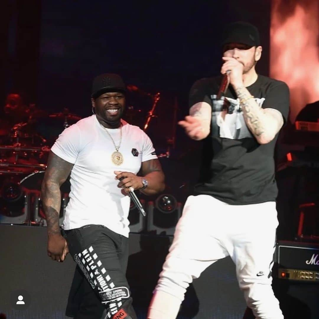 50セントさんのインスタグラム写真 - (50セントInstagram)「Happy Birthday to the living legend @eminem love you to death man, God bless wishing you many more. #bransoncognac #lecheminduroi」10月17日 21時41分 - 50cent