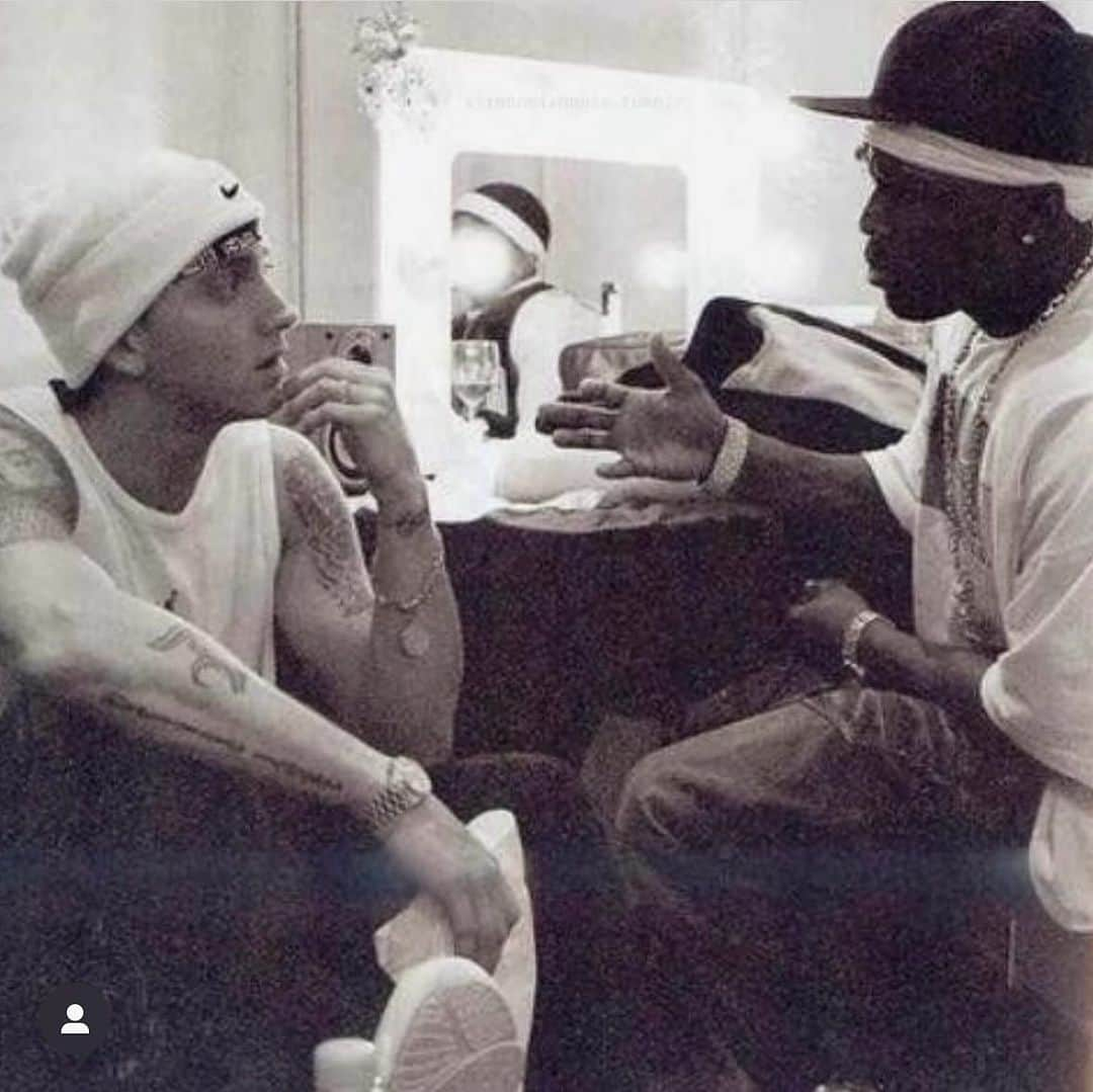 50セントさんのインスタグラム写真 - (50セントInstagram)「Happy Birthday to the living legend @eminem love you to death man, God bless wishing you many more. #bransoncognac #lecheminduroi」10月17日 21時41分 - 50cent