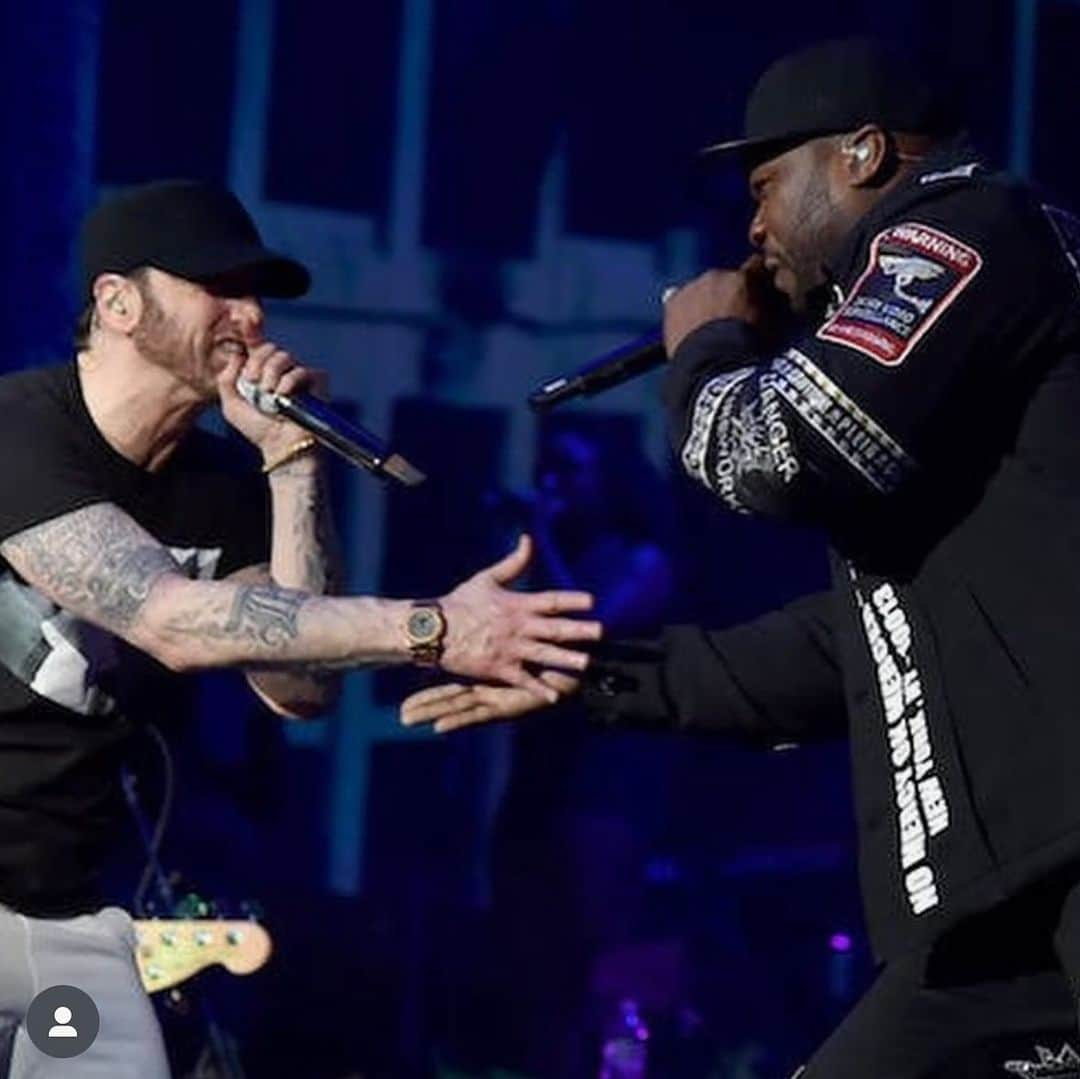 50セントさんのインスタグラム写真 - (50セントInstagram)「Happy Birthday to the living legend @eminem love you to death man, God bless wishing you many more. #bransoncognac #lecheminduroi」10月17日 21時41分 - 50cent