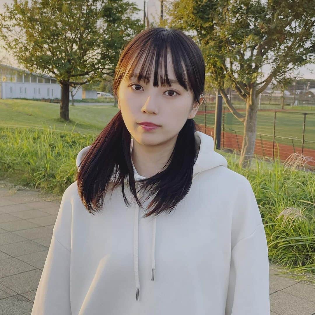 有働優菜のインスタグラム：「だいたい夜はちょっと 感傷的になって 金木犀の香りを辿る  金木犀の夜」