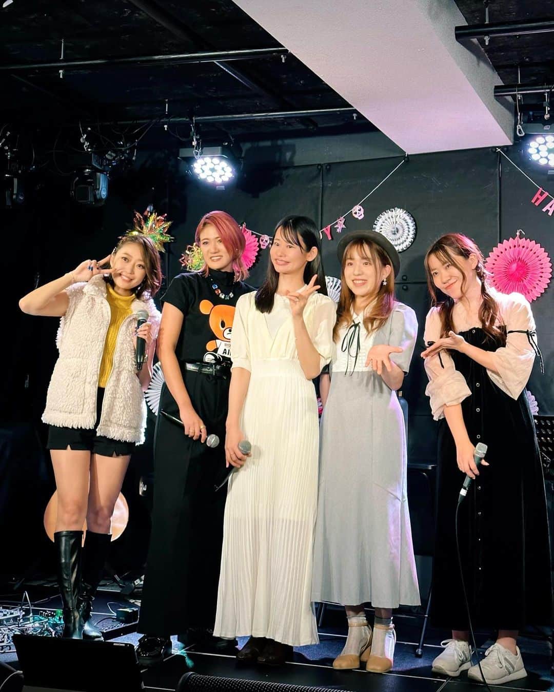 武藤愛莉のインスタグラム：「🌻お知らせ🌻  お問い合わせがあったので こちらでお答え致します☺️  2023.10.14東京音実劇場のライブ映像は 2週間【10/28まで視聴可能】です！！  見損ねてしまった方は こちらからチェックして下さいね🙆‍♀️  ↓↓  https://twitcasting.tv/tokyo_ongeki/shopcart/258447」