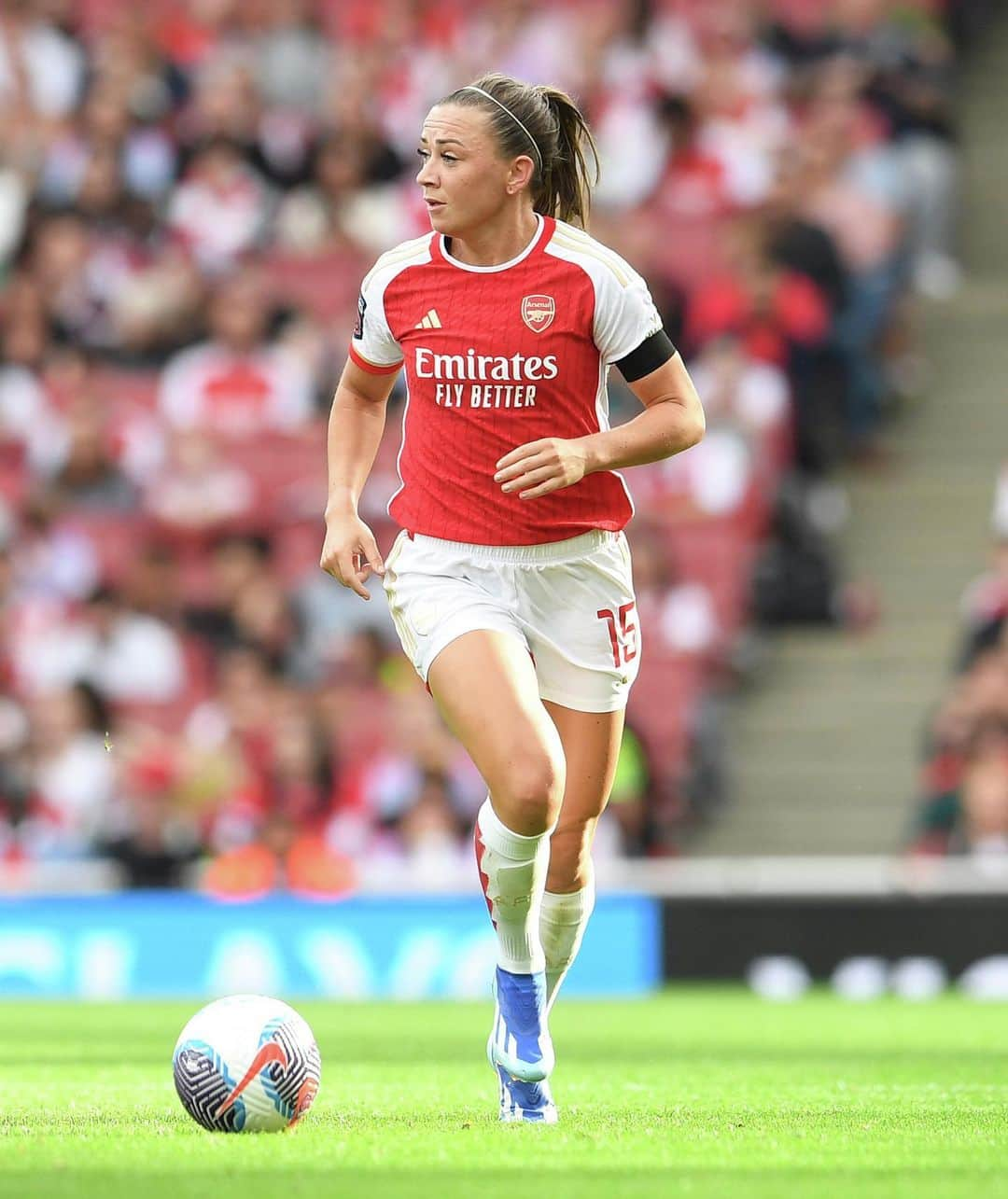 Arsenal Ladiesさんのインスタグラム写真 - (Arsenal LadiesInstagram)「Congratulations @katie_mccabe11 on winning the 22-23 Player of the Season award, presented by Mastercard cardholder Alice!   Your remarkable performances, hard work and dedication to The Arsenal have made you a fan favourite ❤️   #priceless #arsenalwfc #arsenalwomen #womeninsport #wearethearsenal #katiemccabe」10月17日 21時57分 - arsenalwfc