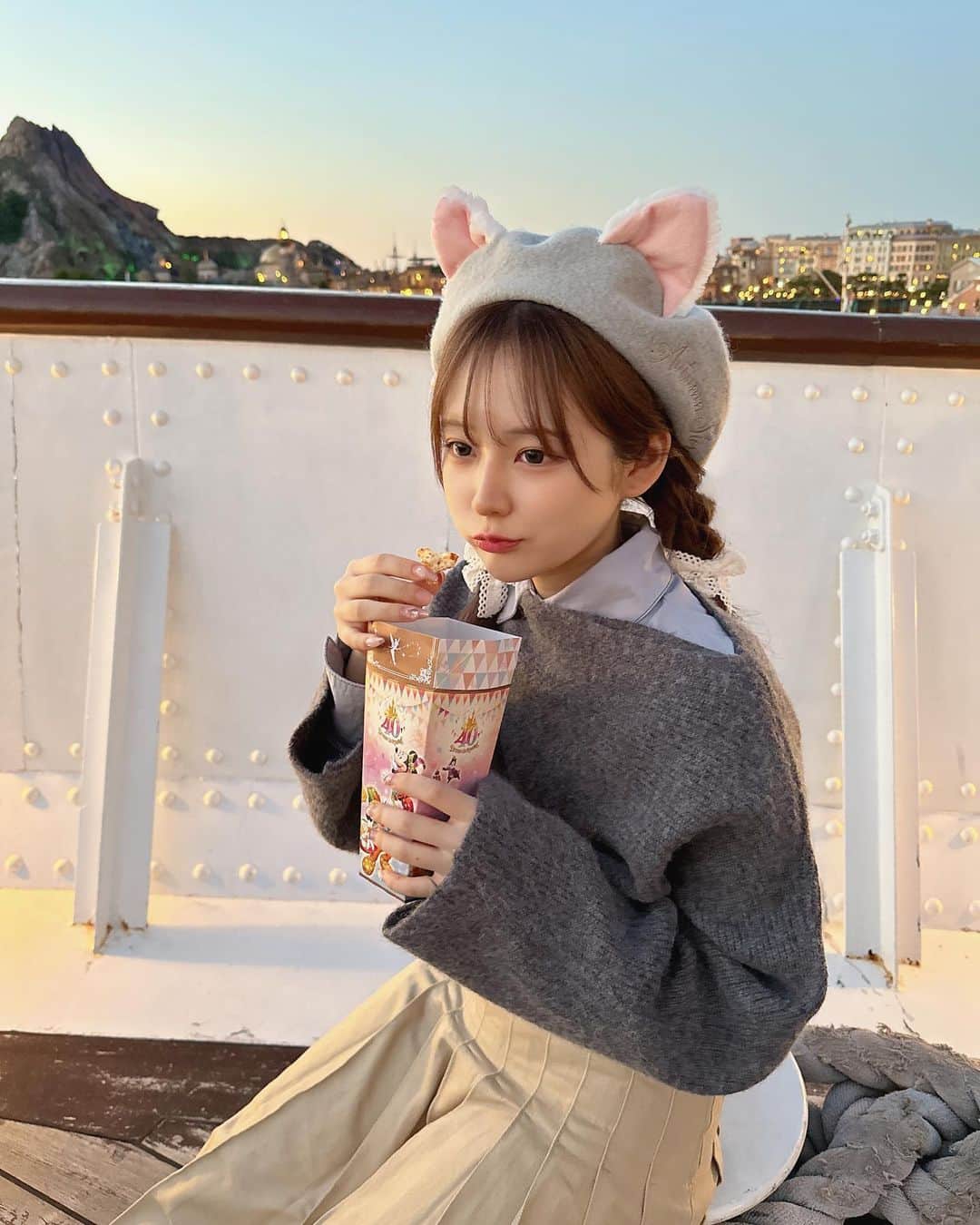 栞麗のインスタグラム：「久しぶりにディズニー行けて良かった☺︎」