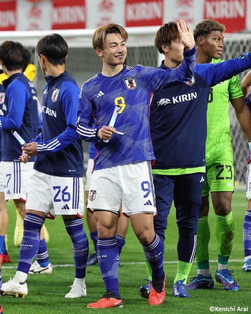 Goal Japanさんのインスタグラム写真 - (Goal JapanInstagram)「🇯🇵 6連勝で北中米W杯 アジア2次予選へ 🔜 10月はカナダとチュニジアに勝利し、連勝を6に伸ばした #日本代表。11月の北中米ワールドカップ アジア2次予選に向けて弾みをつけ、今回の代表活動を終えた。(Photo: Kenichi Arai)  #soccer #football #kirinchallengecup #kirinchallengecup2023 #japan #jfa #samuraiblue #daihyo #サッカー #フットボール #サッカー日本代表 #⚽」10月17日 22時20分 - goaljapan