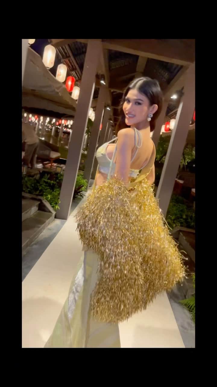 Ivan Gunawanのインスタグラム：「Wowzah kiu kiu!✨  Omaygoshh glamour sekalii look @ritassyawellgreat di gala dinner semi final competition round of grand voice, hadzarr sayanggggg 🤩🤩」