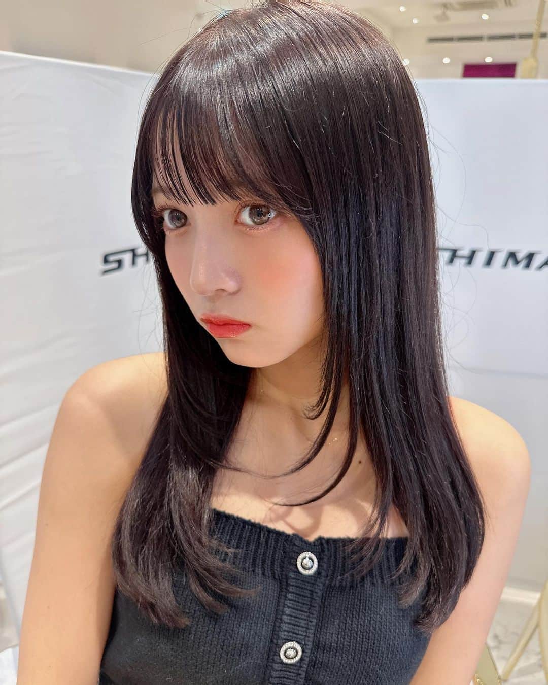 のインスタグラム：「髪染めたよ〜暗くした」