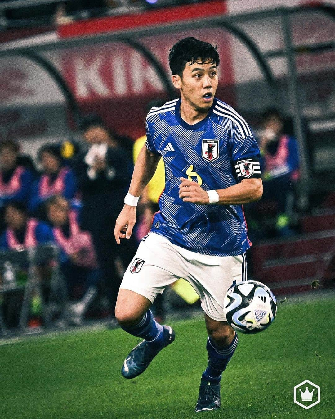 サッカーキングさんのインスタグラム写真 - (サッカーキングInstagram)「. FLASH BACK SAMURAIBLUE!! 古橋・伊東弾で勝利したチュニジア戦を10枚の写真で振り返る（2023.10.17）  📷Photo by @shimpeei（SOCCERKING）  #夢への勇気を #SAMURAIBLUE #jfa #daihyo #サッカー日本代表 #サッカー #soccer #フットボール #football #⚽️ #サッカーキング  #伊東純也 #久保建英 #古橋亨梧 #菅原由勢 #旗手怜央 #遠藤航」10月17日 22時44分 - soccerkingjp