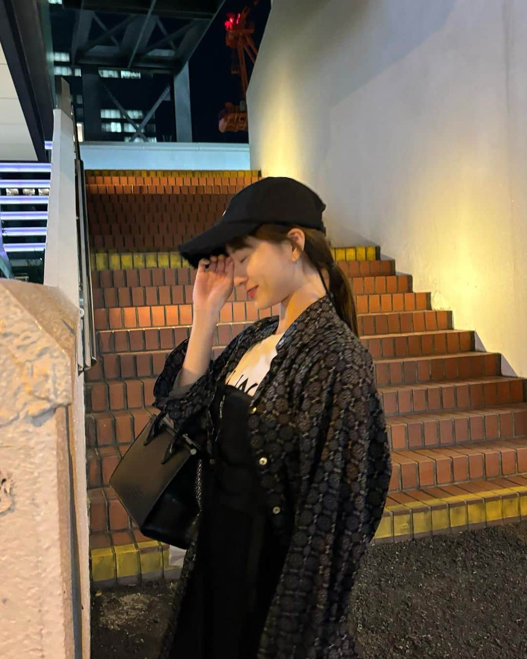 のインスタグラム：「・ ・  花粉で目がもう🌀🌀 せっかくの三つ編みもほどけてもう🥹🥲  ・ ・」