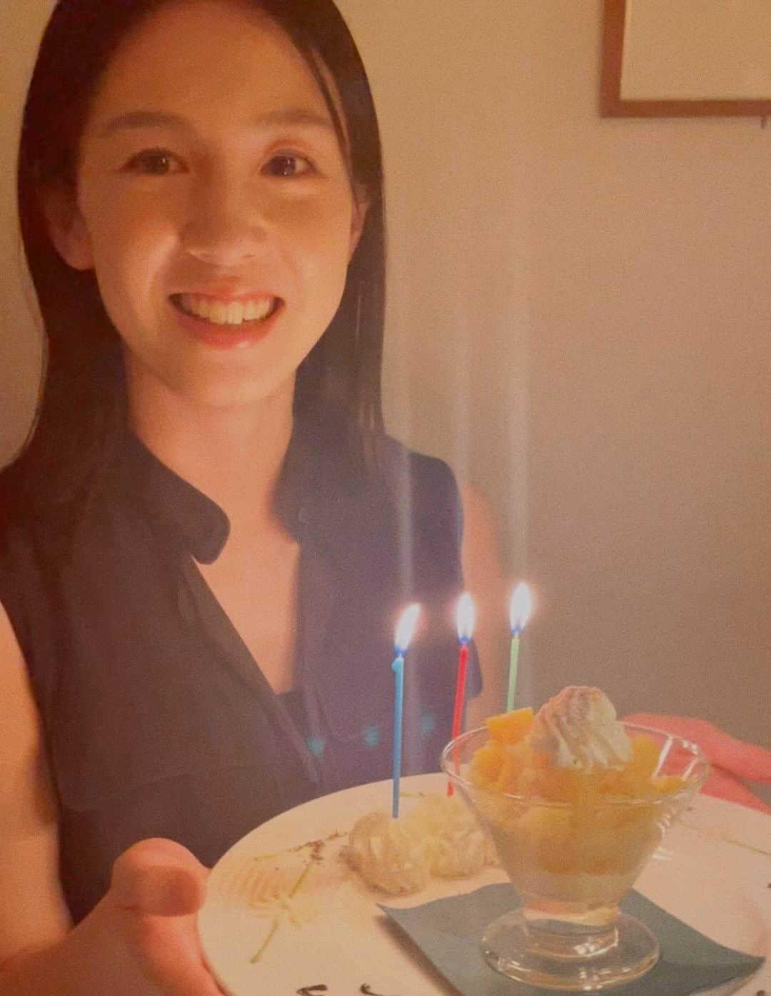 桜庭ななみのインスタグラム：「31歳になりました。 頑張ります！  これからも応援よろしくお願いします☺️」