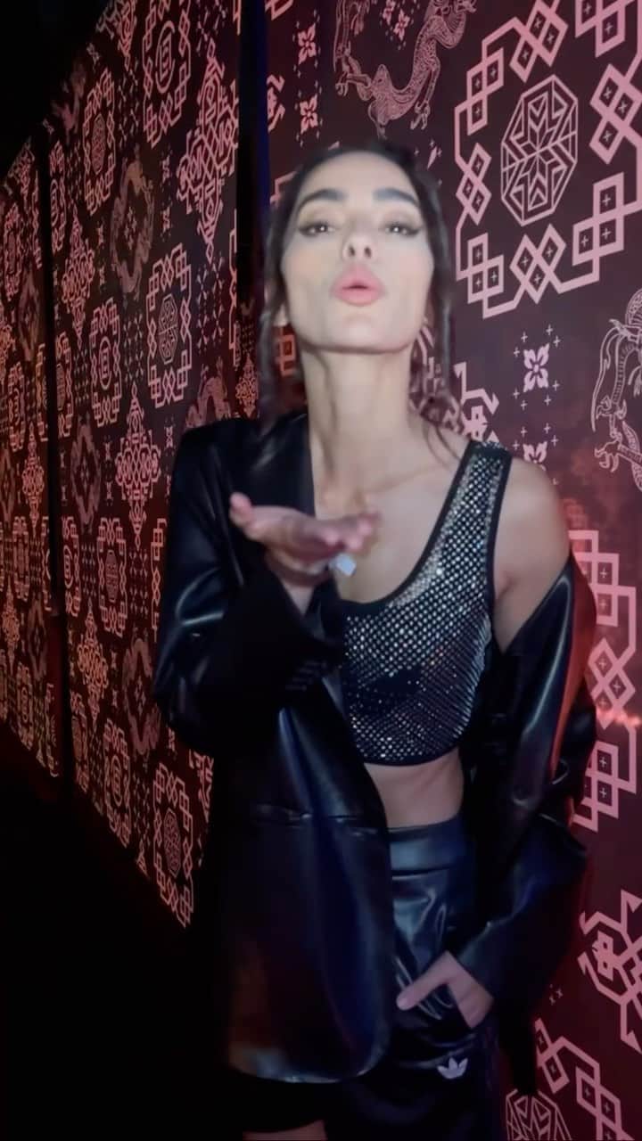 エイドリアン・ホーのインスタグラム：「Amazing time being back in Shanghai with @adidas for fashion week. The @Clot Spring Summer 2024 runway show was incredible. Congratulations on the collaboration @edisonchen @adidasoriginals 📸 🎥 💫」