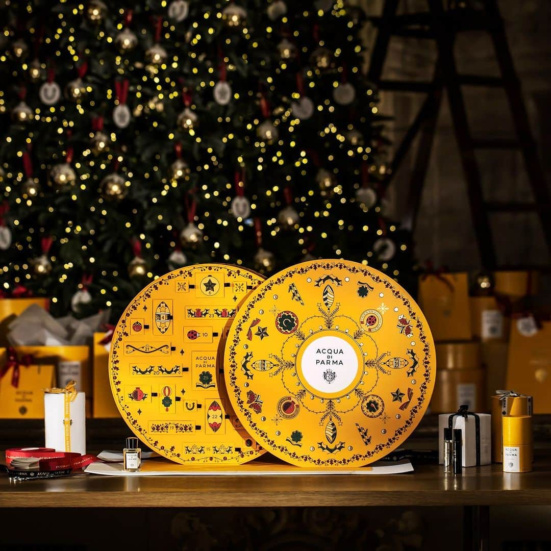 アクアディパルマのインスタグラム：「In the fine details and intricate embellishments, Acqua di Parma's Advent Calendar showcases our unwavering dedication to artisanal excellence.   #AcquadiParma​ #holidayseason #theessenceofItalianlife #ItalianLifestyle #adventcalendar」