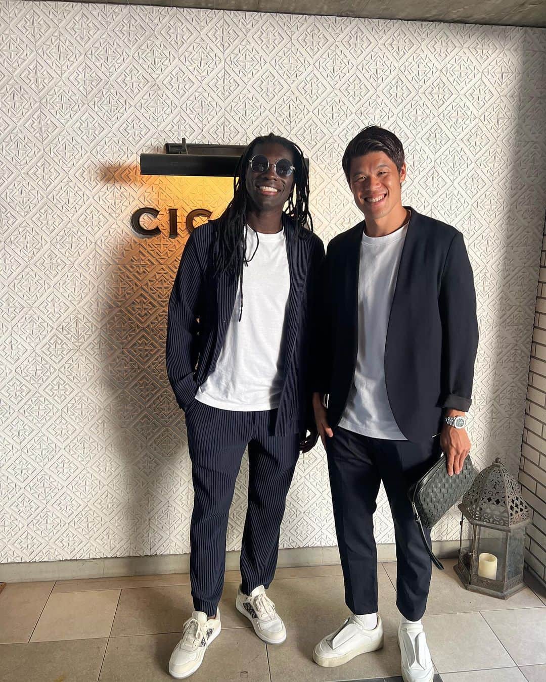 バフェティンビ・ゴミスのインスタグラム：「Smiles are brighter when shared with a friend! It was good to see you my dear friend. 🙏🏿❤️🇯🇵」
