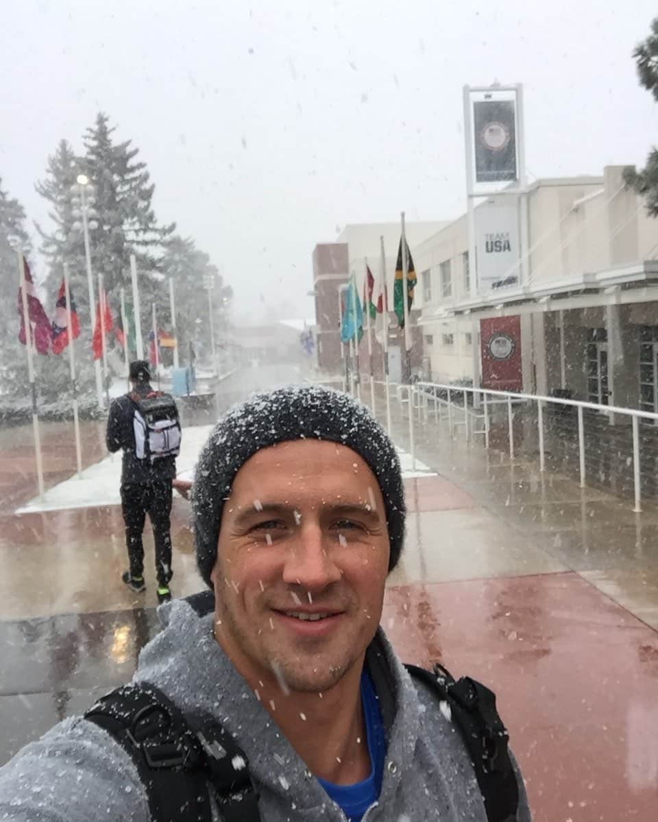 ライアン・ロクテのインスタグラム：「Starting to get cold here.. but not as cold as the mornings at the OTC in the snow.  #hardtimes 🤣」
