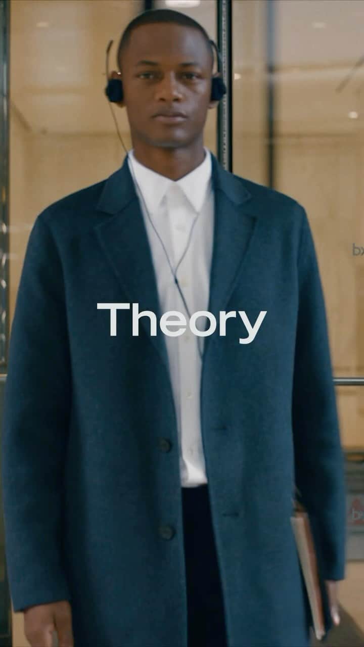 セオリーのインスタグラム：「“A Done Deal” featuring Lucas Cristino in the Wool-Cashmere Almec Coat. #SweaterWeather  “He’s career driven, dresses to impress, and a lover of cinema. Often his best looks are inspired by great style icons of film like Sidney Poitier, Richard Gere, and Paul Newman.” — @heidibivens  Directed by @theo123456」
