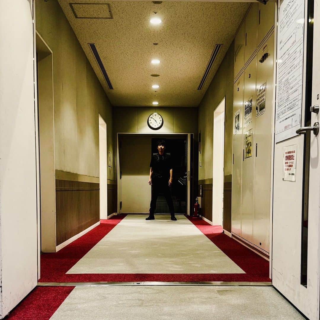 中丸雄一さんのインスタグラム写真 - (中丸雄一Instagram)「「何するカトゥーン？」の歌収録に向けての振り入れ。リハ室が広過ぎて何か不安になった。」10月17日 23時23分 - y_nakamaru_94