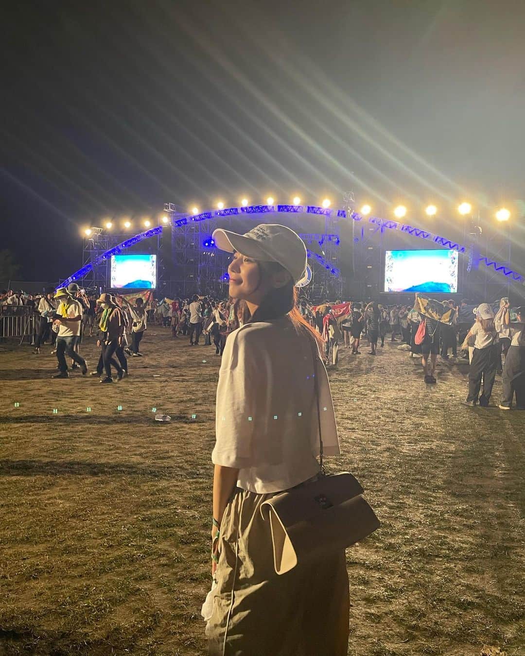 杉浦みずきのインスタグラム：「どうしても残しておきたかったこの日の写真 これまでも生の音楽を聴いて涙した瞬間はたくさんあったけど この日はたぶん1番泣いた😂  終わった後の最初の感想 「走馬灯のワンシーン決まったわ」笑笑  その時その時の思い出に寄り添ってきた曲達って特別だよね 音楽って人生」