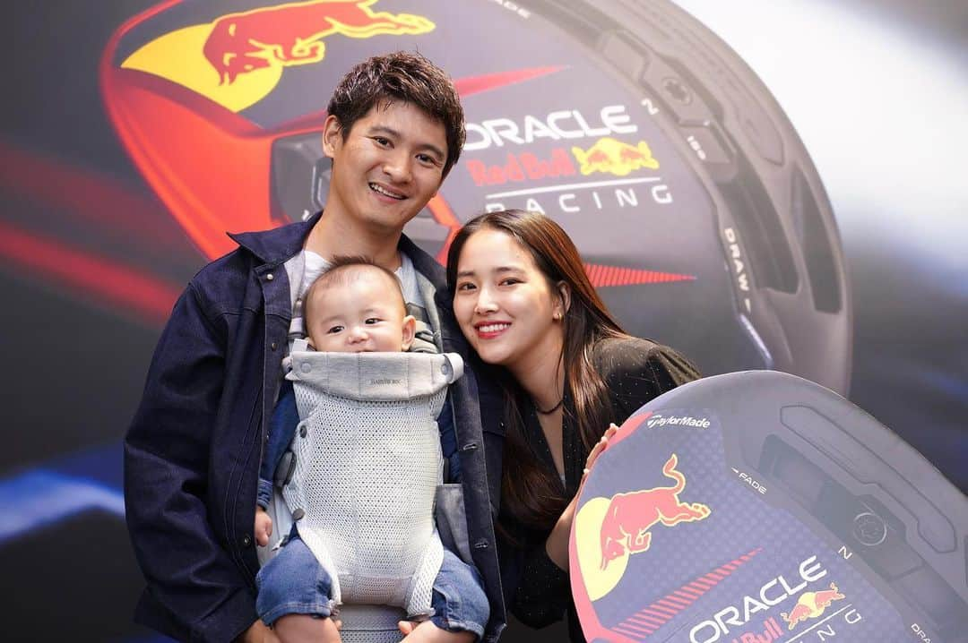 奥山春香のインスタグラム：「F1とゴルフ大好き家族です👨‍👩‍👦⛳️🏎️💨」