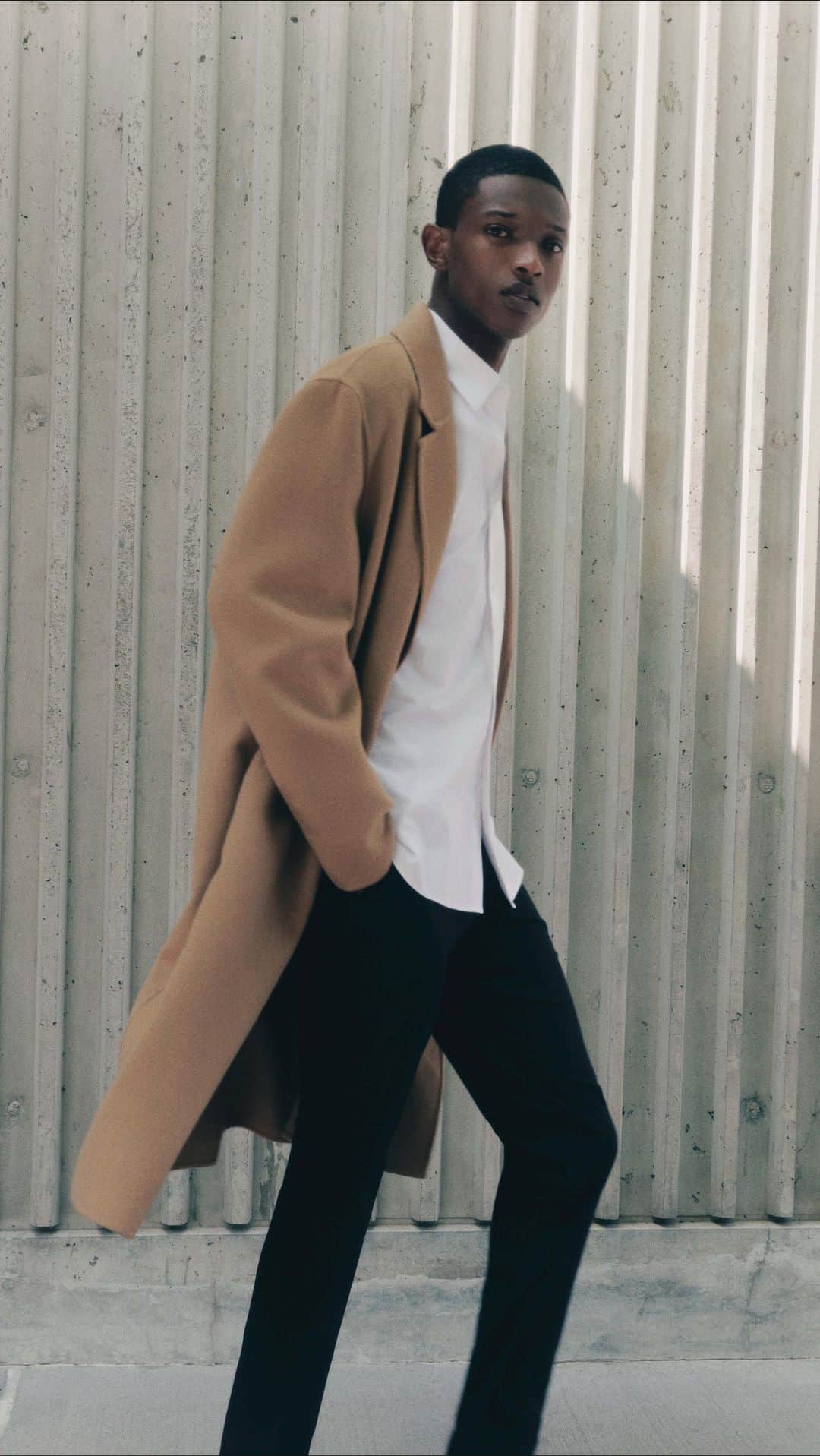 Calvin Kleinのインスタグラム：「Any wool coat stans here?   Find Essential warmth at CalvinKlein.com」