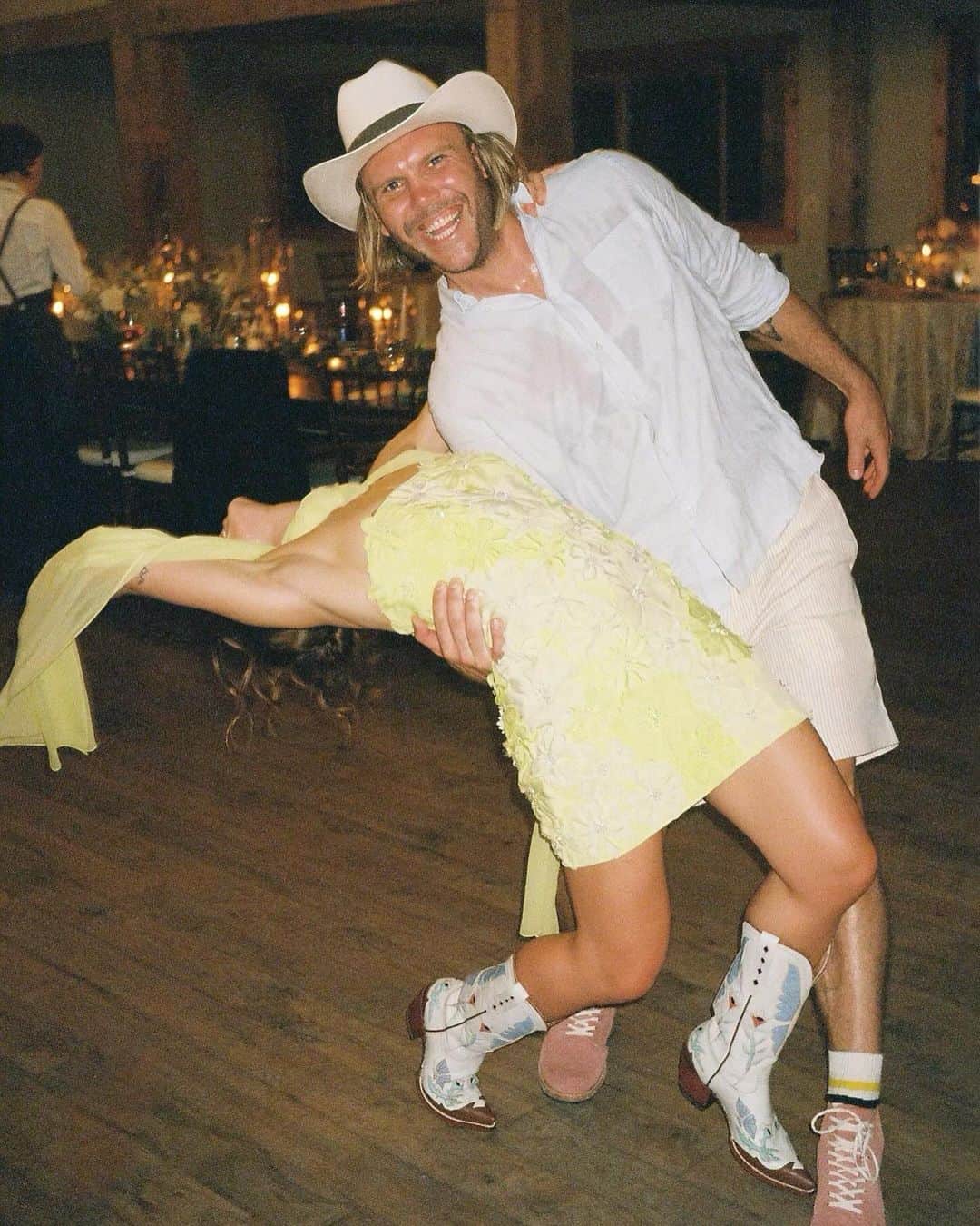 エミリー・ベット・リカーズのインスタグラム：「Cheers to the @catherineregehr dress of my dreams who instantly became my favourite dance partner of all time. I miss you already sweet yellow, till we dance again. Oh and to @rihowlett who ain’t so bad either 🤤」