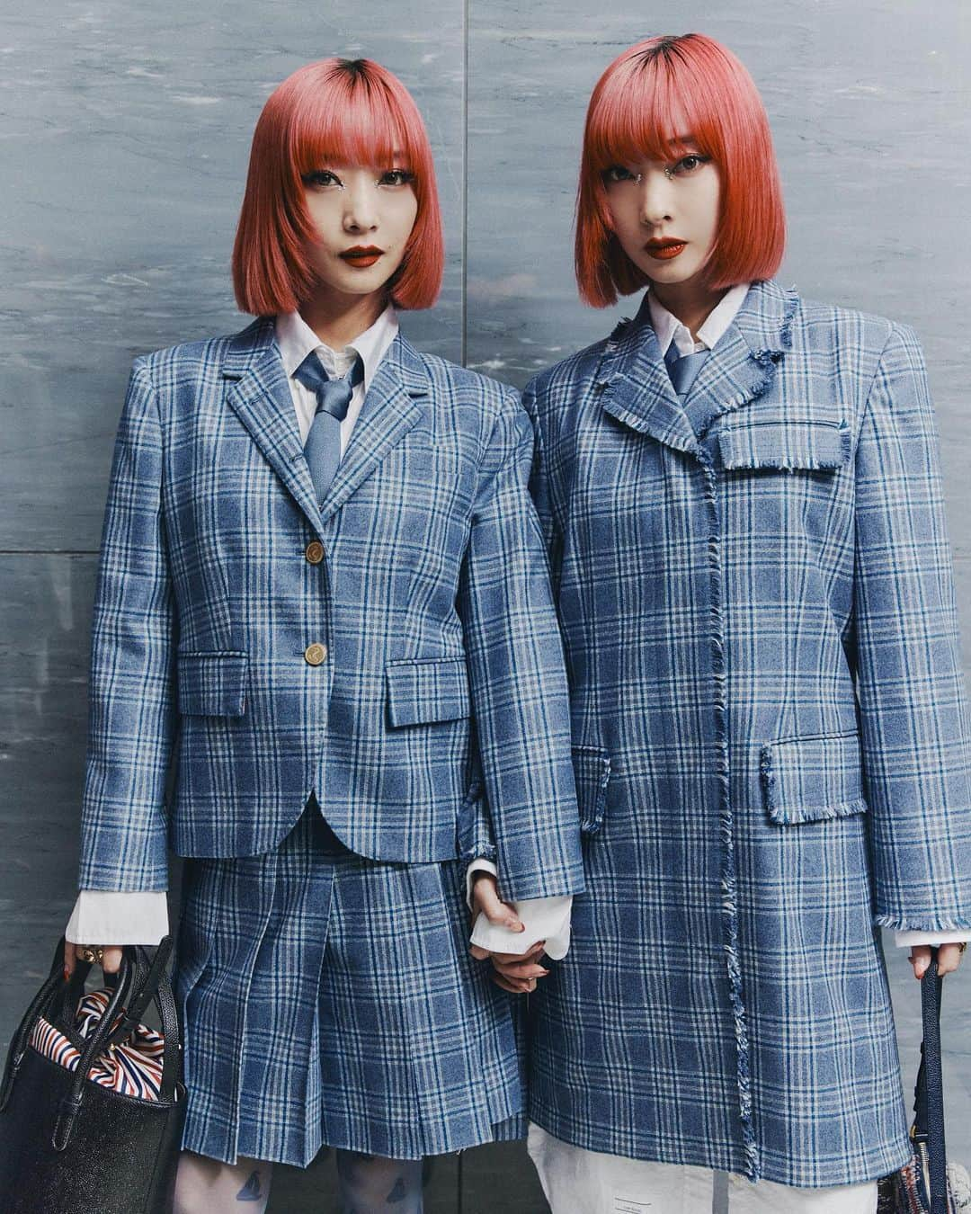 AMIさんのインスタグラム写真 - (AMIInstagram)「@thombrowne  20周年おめでとう御座います🥳 そして 青山店10周年おめでとう御座います✨ アーカイブルックも拝見出来て、これまでの歴史を感じられました。 唯一無二、ドキドキとワクワクをくれるクリエイティブとオリジナリティ溢れる世界観を楽しませてくれるThombrowne。 これからのクリエイティブも楽しみにしています🌹   #thombrowne20 #thombrowne #トムブラウン #PR」10月17日 23時36分 - amixxamiaya