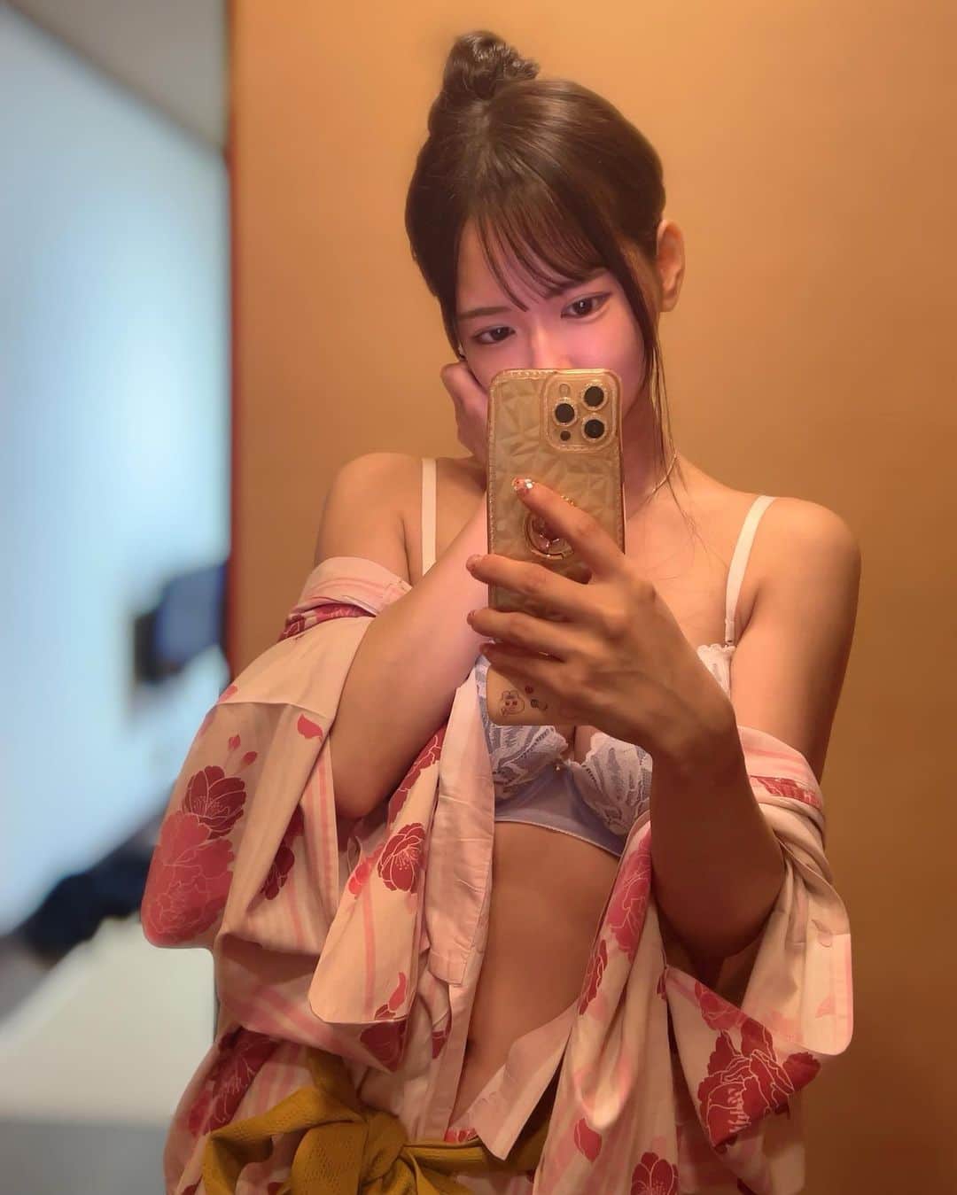 広瀬なるみさんのインスタグラム写真 - (広瀬なるみInstagram)「彼女風　#温泉　#selfie」10月17日 23時42分 - hirose_narumi