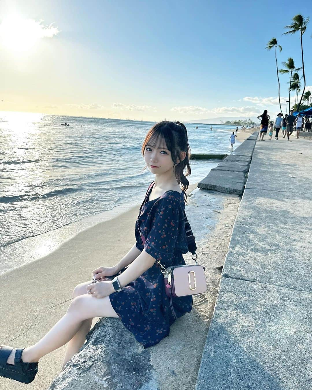 畑美紗起のインスタグラム：「実は、家族でハワイ旅行にいきました🌺🏖️💕 海も空もほんとーーーに綺麗✨✨  わたし自身はじめてのハワイだったんだけど、 とってもたのしんできました\( ˆoˆ )/  お写真もちょいちょい撮ったので ちょいちょいと載せていきますね〜❕🗺️  #ハワイ #ハワイ旅行 #旅行 #旅行コーデ #海 #ワイキキビーチ #ワイキキ #ホノルル #オアフ島 #hawaii #trip #dailylook #me #shooting #waikiki #honolulu」