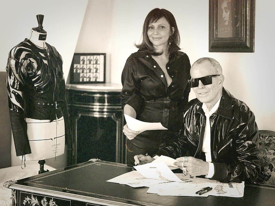 ジトロワのインスタグラム：「Reminiscing about unforgettable moments with Jean-Claude Jitrois and #Dalida  on the release of 'PAROLES PAROLES'  beautifully sung by @colotiszoe and @nicolas.duvauchelle @chambrenoiremusic . All in celebration of 'Paroles Paroles' 40th birthday.  Artistic direction by @florentfarinelli」