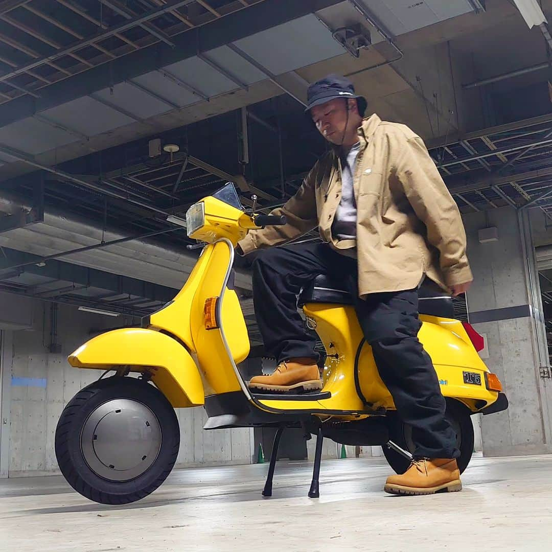 レイザーラモンRGさんのインスタグラム写真 - (レイザーラモンRGInstagram)「Vespa💛 and Timberland🥾.  #vespa #VespaT5 #vespapx200gs #T5 #vespaexcel #vespagram #vespamania #vespalovers #timberland #timberlandboots #timberland6inch」10月18日 0時24分 - rgrazorramon