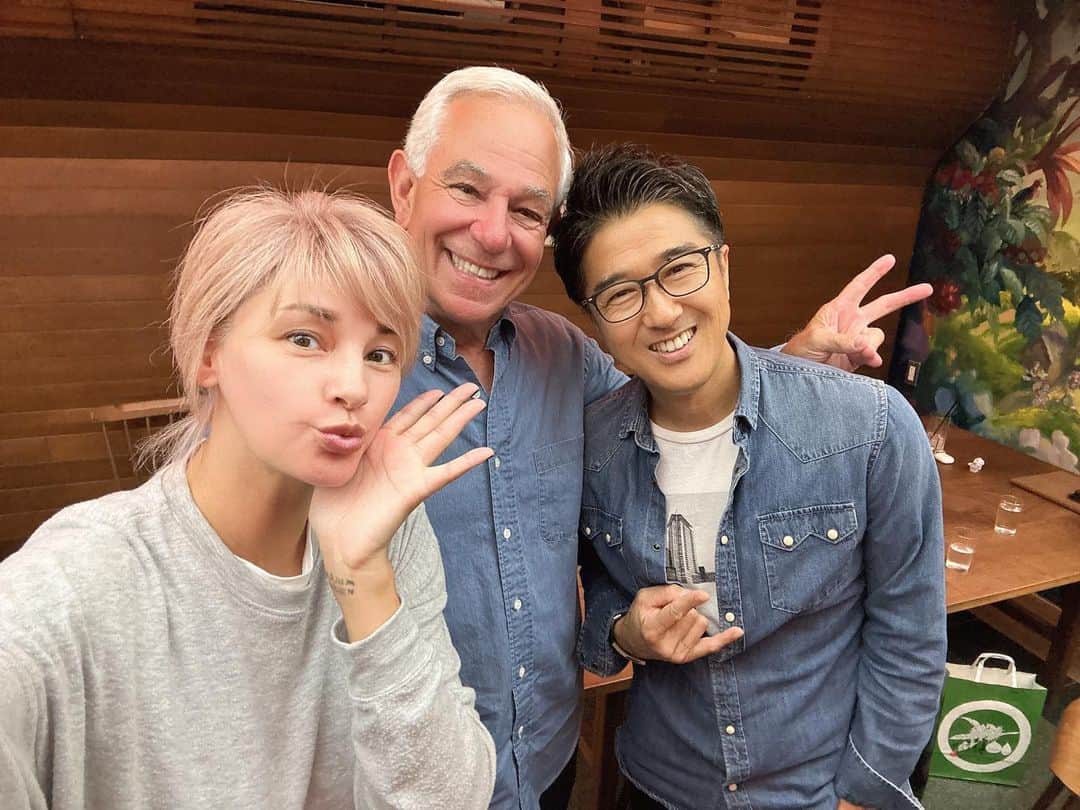 のインスタグラム：「@bobbyvinstamford  @ikemori_shuichi  @junnystagram2   💓💓💓  #仲良し #ボビーバレンタイン  #池森さん  #deen  #じゅんちゃん  #ロッテ」