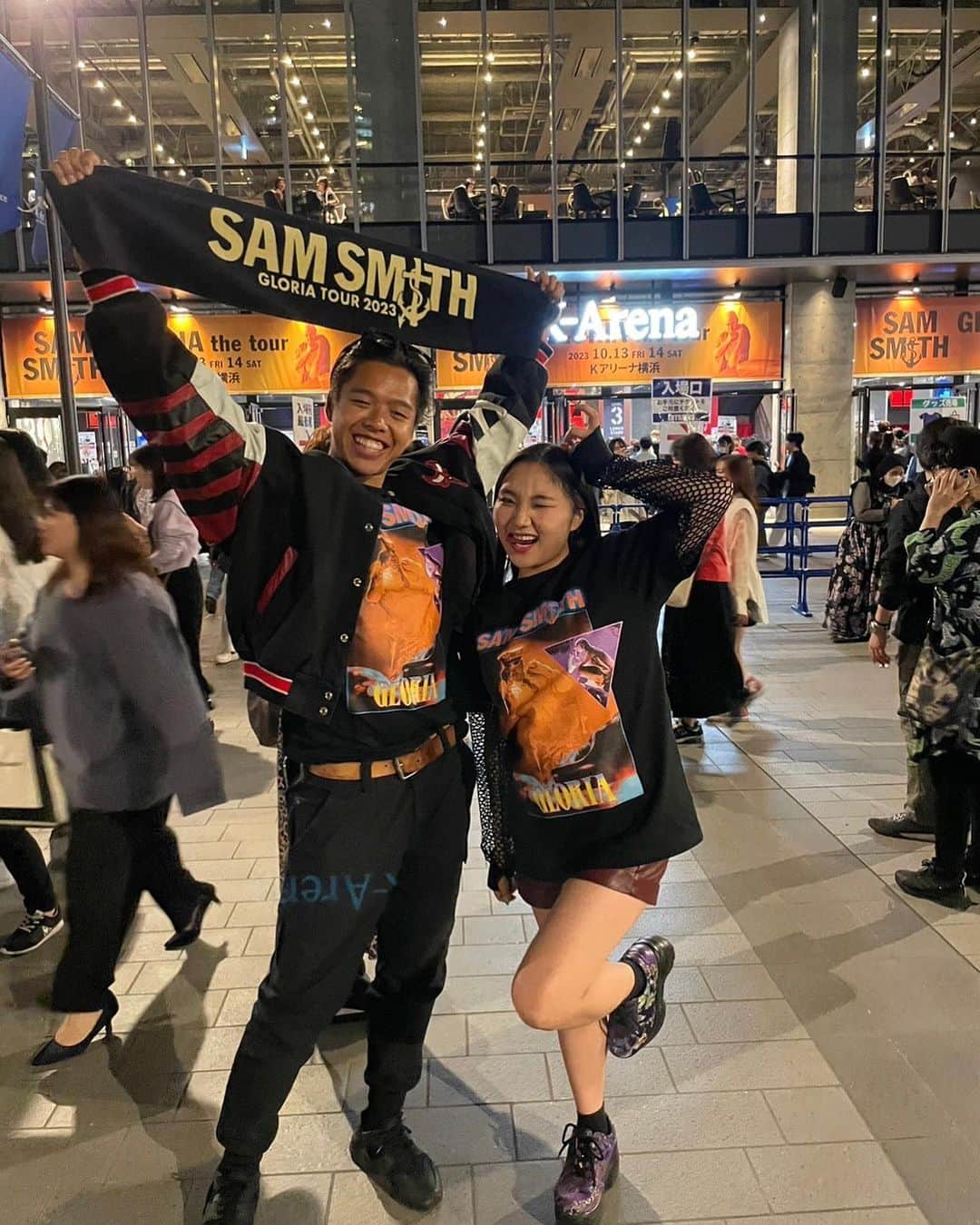 マックさんのインスタグラム写真 - (マックInstagram)「So great live Sam Smith!!💕🥴🥴 . . . . . . #1枚目 #ワクワクしてる #2枚目 #最高すぎて #ダブルピース羽ばたき #3枚目 #よかったなーと噛み締める堀越さん #4枚目 #ギャルに教えてもらった #片足ケンケン手を上にポーズ #このポーズが様になるように撮るのが目標 #5枚目 #ギャル #samsmith  #live #sogood  #マック #オデコーデ #とりあえずyeah!!」10月18日 0時25分 - john_mac2