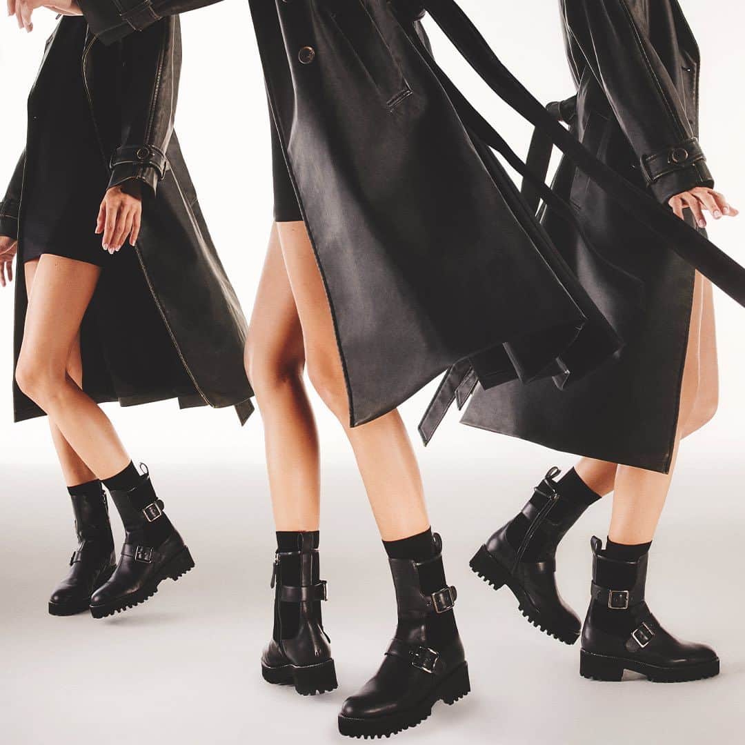 Aquazzuraのインスタグラム：「Embrace the classics. Invest in a fail-proof boot made to enhance your autumnal regimen not only this season, but also the next. Explore Guy Bootie Flat and our other novelties at aquazzura.com   #AQUAZZURA  #AQUAZZURABoots」