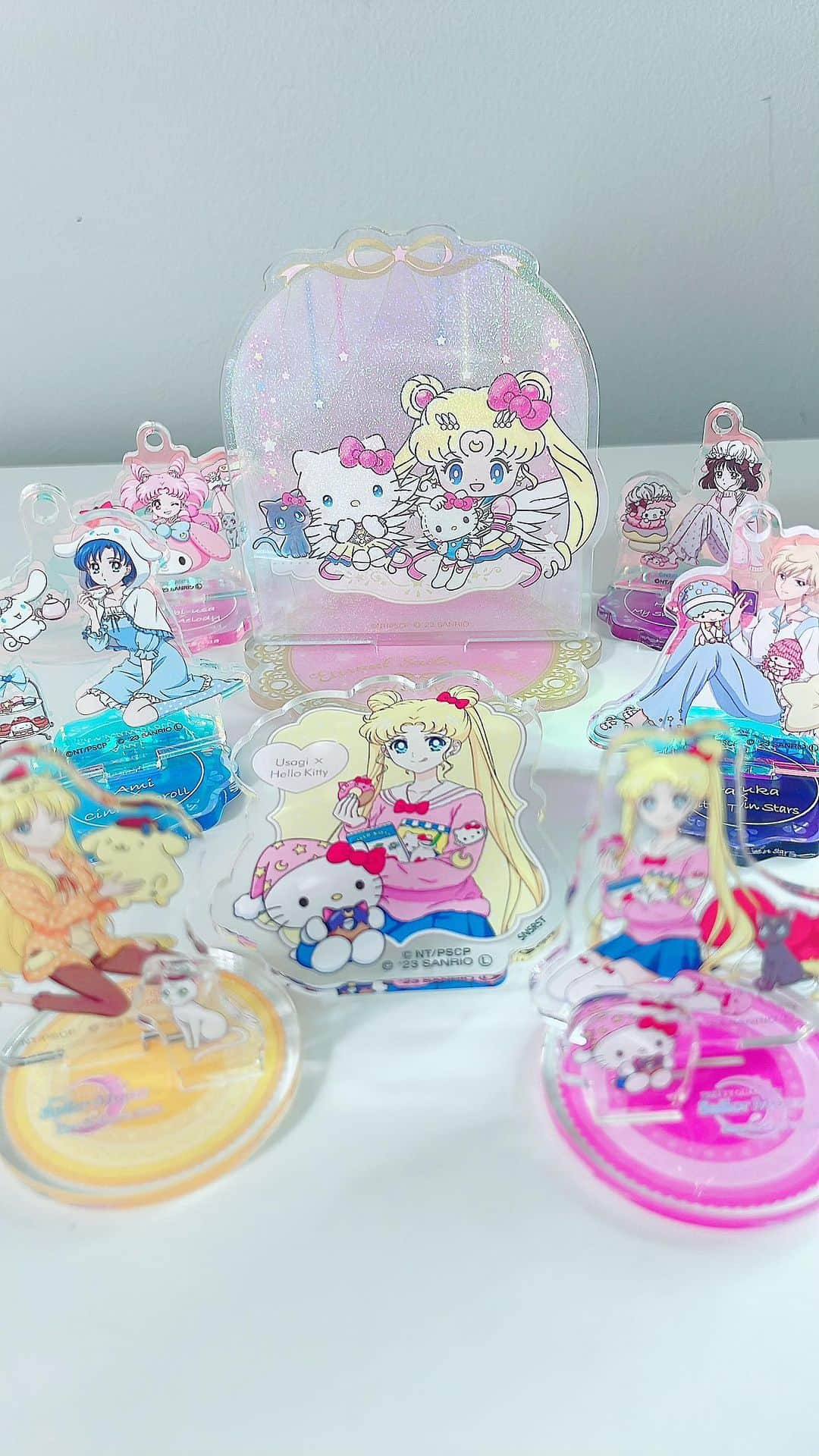 Sailor Moonのインスタグラム：「✨🌙 All the Sailor Moon x Sanrio merch I got in Japan!! I love Sanrio & Sailor Moon so this collab is 100% for me! 🌙✨  #sailormoon #セーラームーン #sanrio #hellokitty #mymelody #kuromi #cinnamoroll」