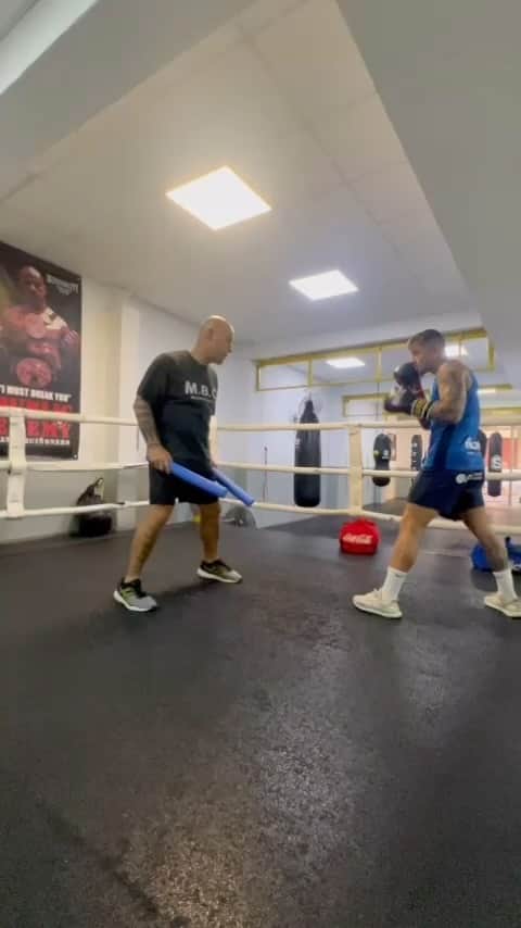 パブロ・マフェオのインスタグラム：「almost ready, recharging batteries🔋🔥😈🥊」